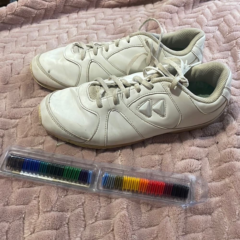 Kaepa cheer shoes with color buttons
